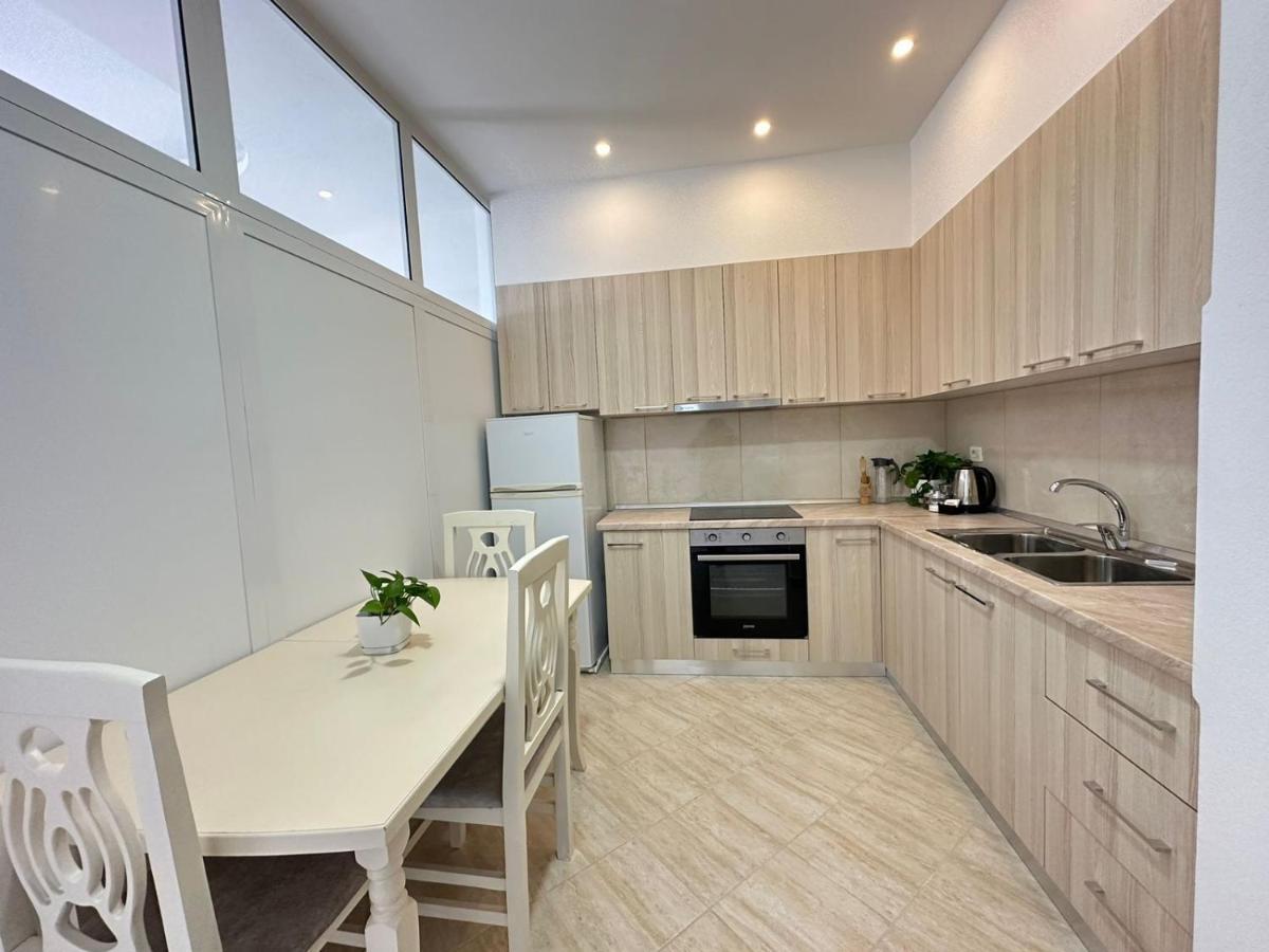 Vlorë Trea Accomodations - Port Side מראה חיצוני תמונה